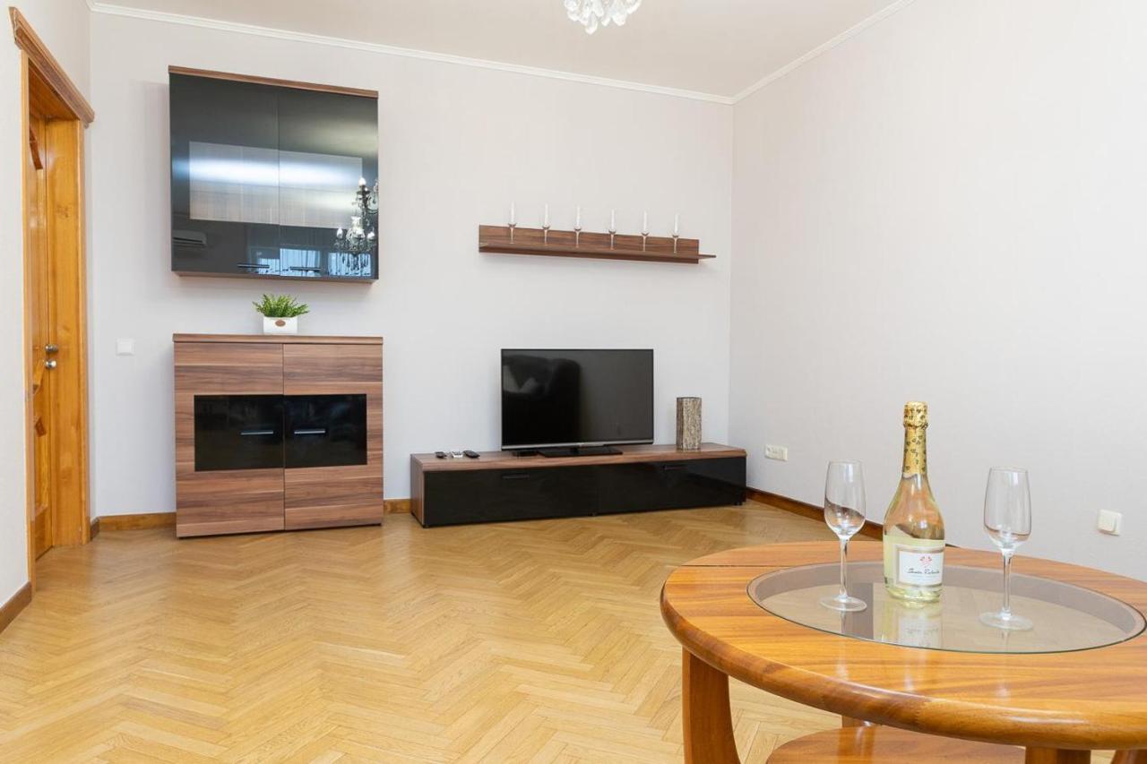 Spacious Apartments In The Center Of Obolon 2 Bedrooms Kiev Exterior foto