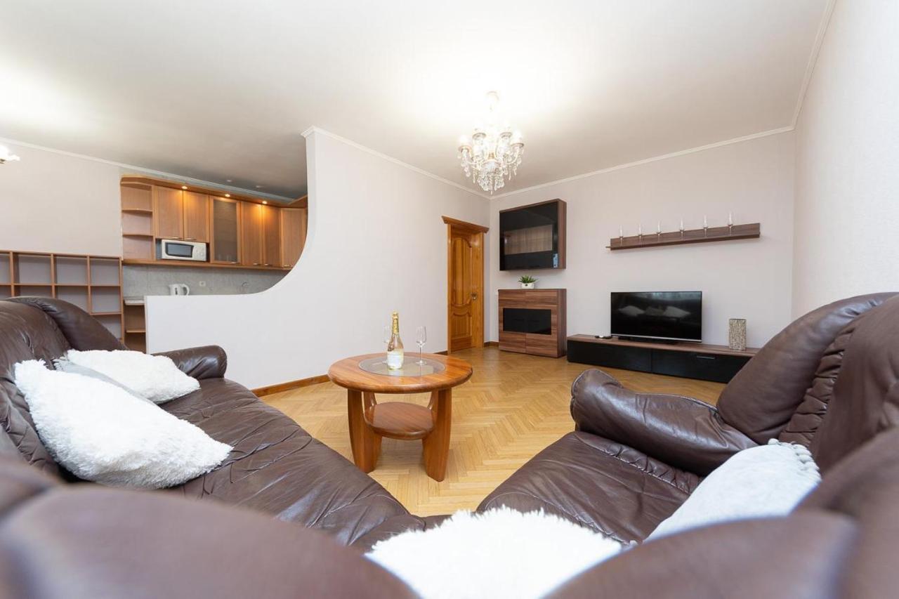 Spacious Apartments In The Center Of Obolon 2 Bedrooms Kiev Exterior foto